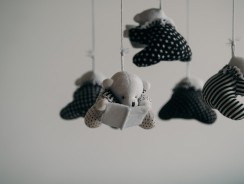 Per ogni mese, le sue ore di sonno. Quanto dorme un neonato?
